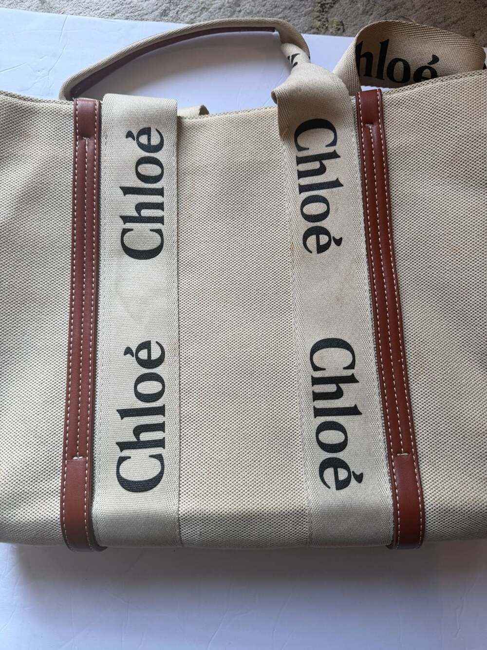 Chloé Medium Woody Tote Bag in Linen Canvas and Brown Leather - Picture 2 of 5